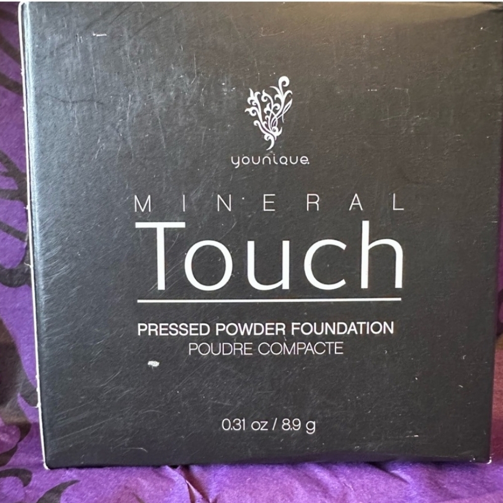 Younique Mineral Touch Pressed Powder Foundation  - Taffeta
